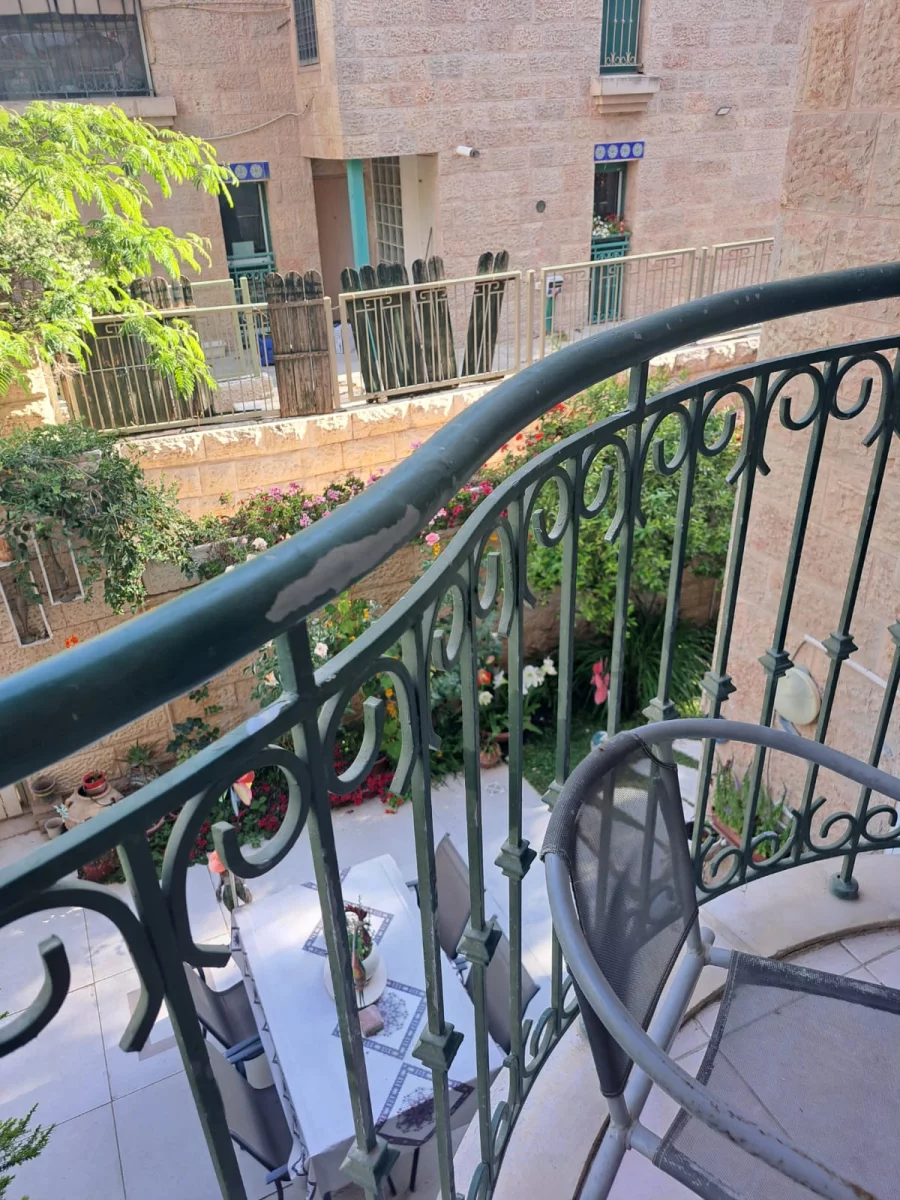 Superbe appartement familial à Arnona proche de Baka – JERUSALEM IMMOBILIER 026786595