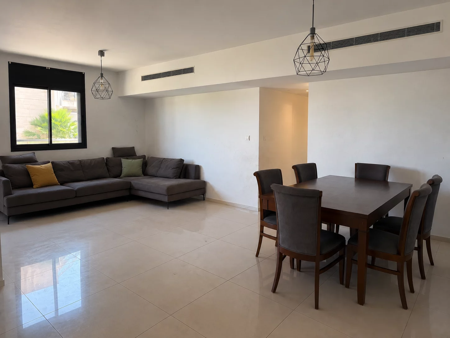 Centre ville . bel immeuble. Grand appartement