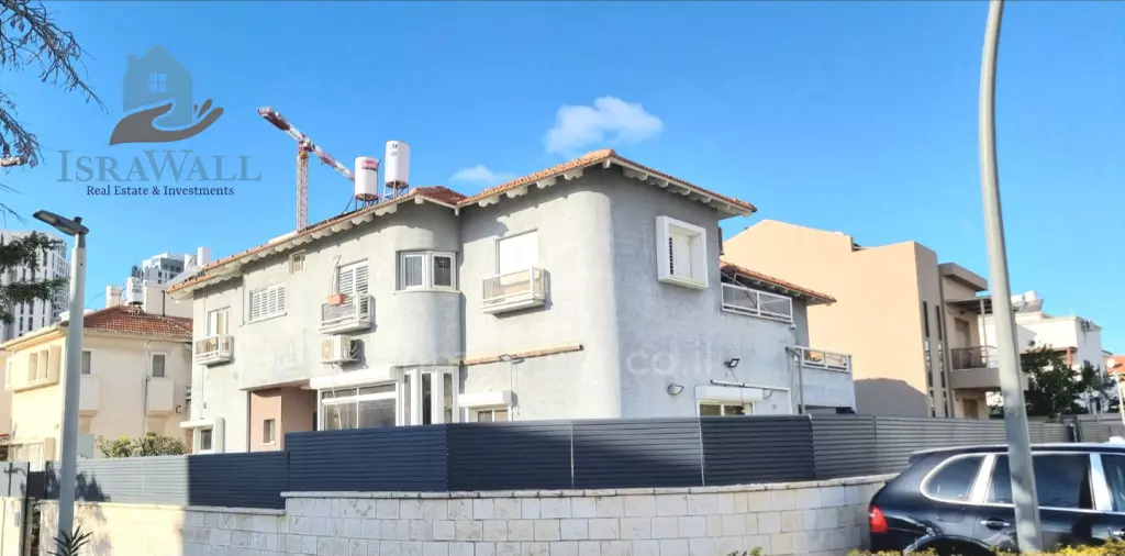 למכירה – וילה פרטית יוקרתית בשכונת נווה חוף, ראשון לציון